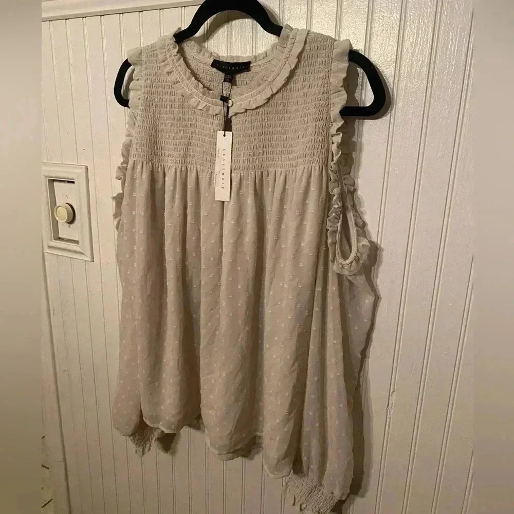 Nwt Sanctuary Wishmaker Cold Shoulder top